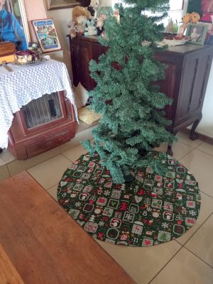 Green Numbers Christmas Tree Skirt